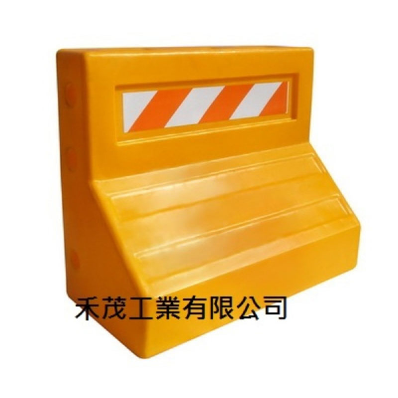 注水式紐澤西護欄-單面 注水式紐澤西護欄-單面